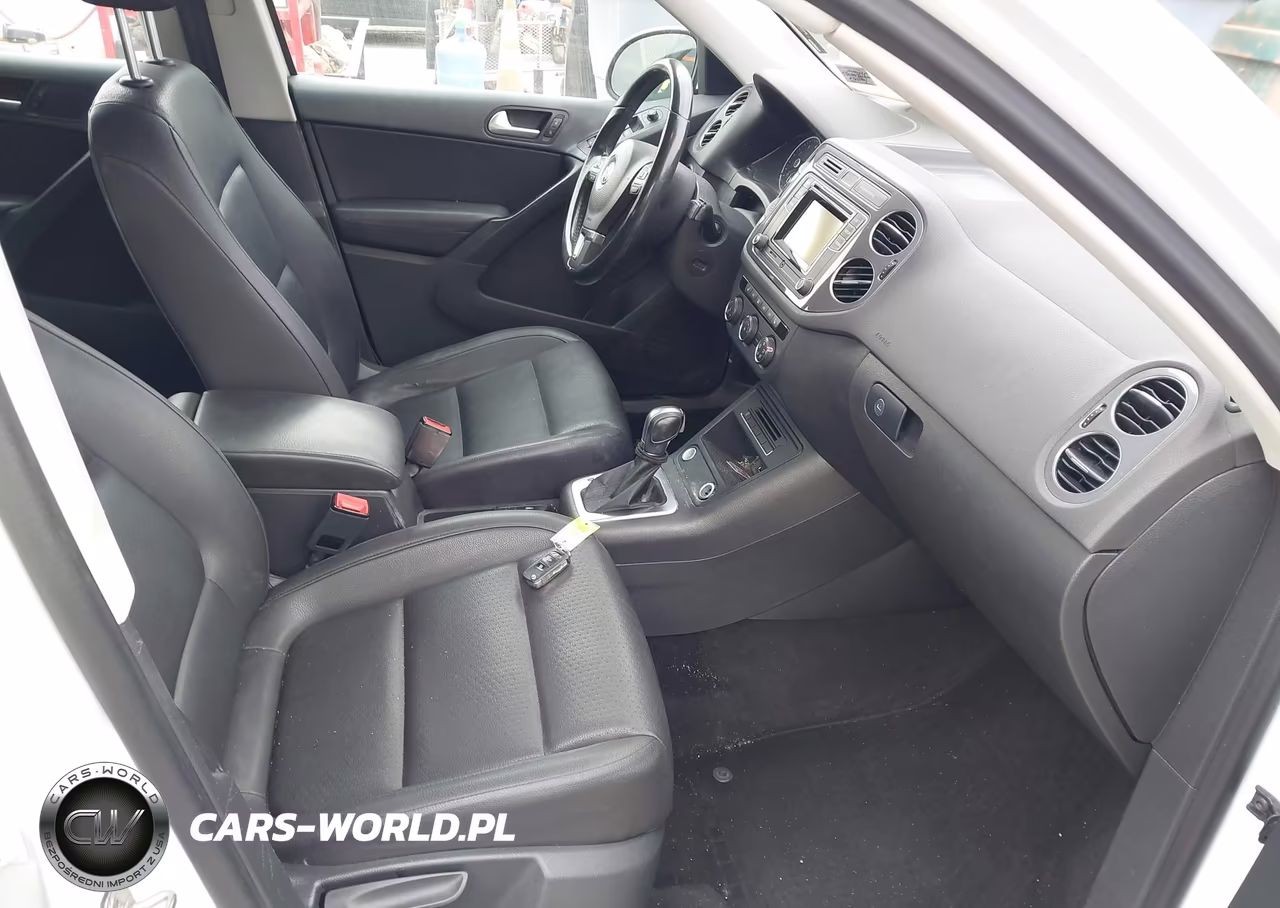 2016 Volkswagen Tiguan S VIN:WVGBV7AX5GW602328 - 5