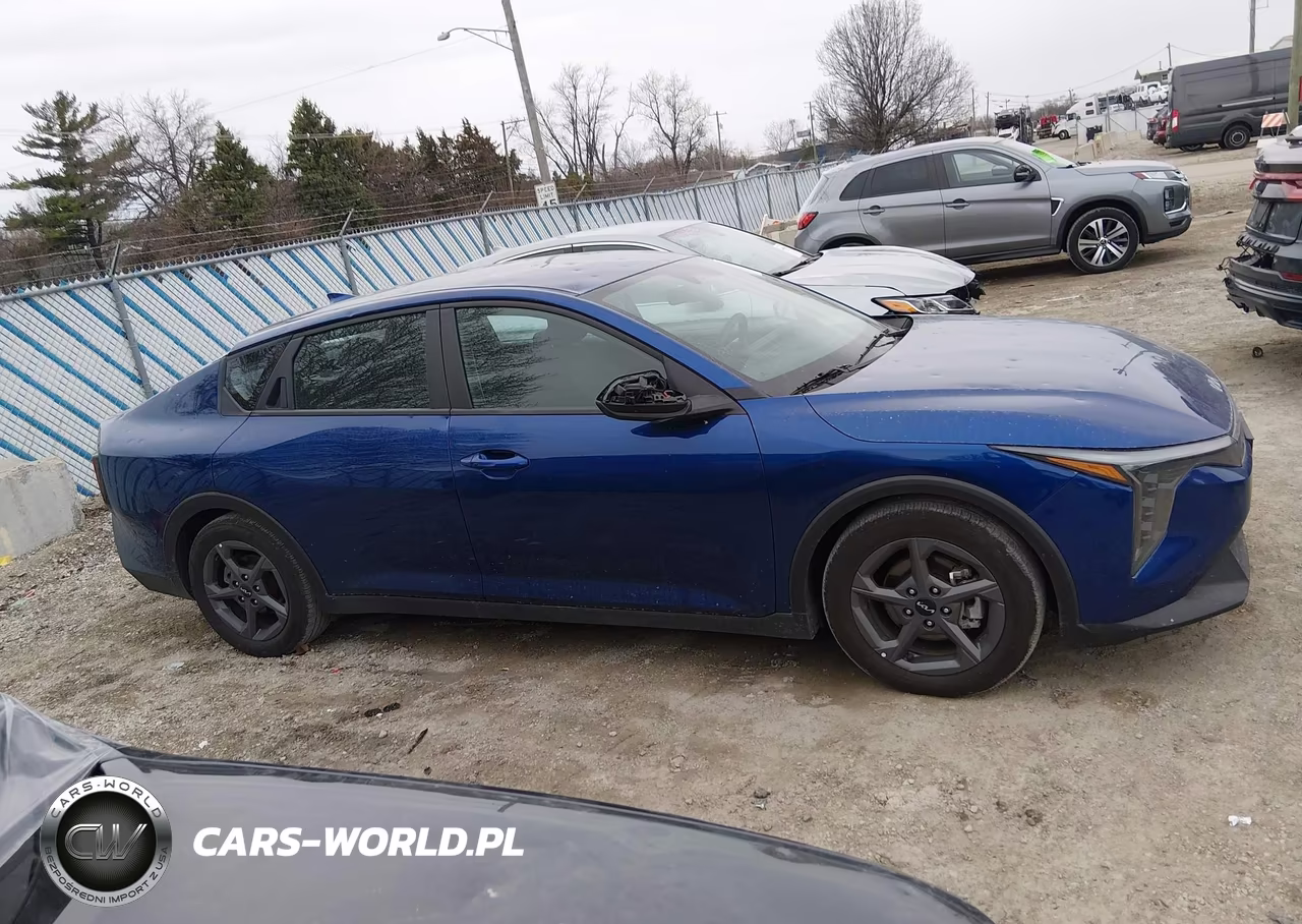2025 Kia K4 Lxs VIN:3KPFT4DE2SE097310 - 13