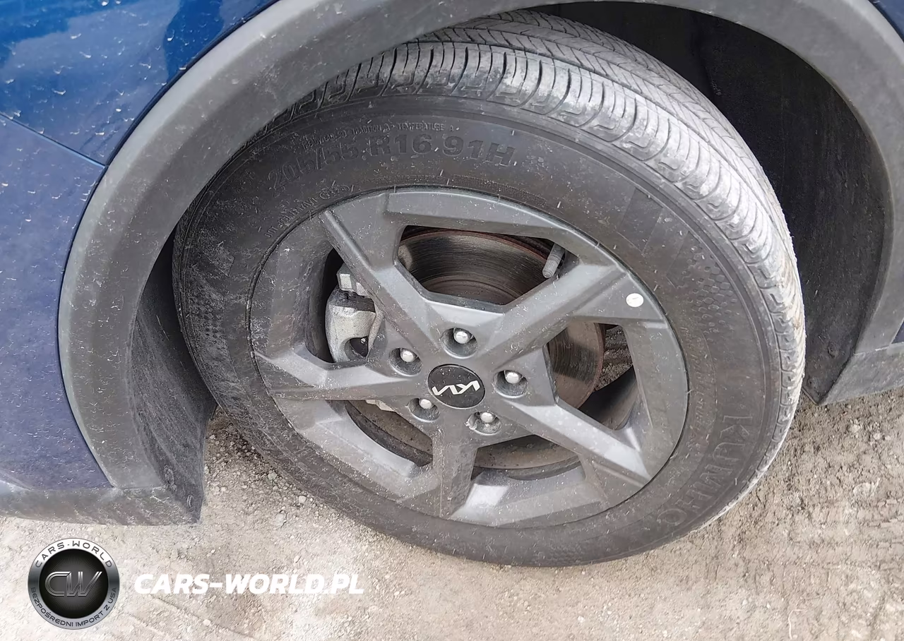 2025 Kia K4 Lxs VIN:3KPFT4DE2SE097310 - 17