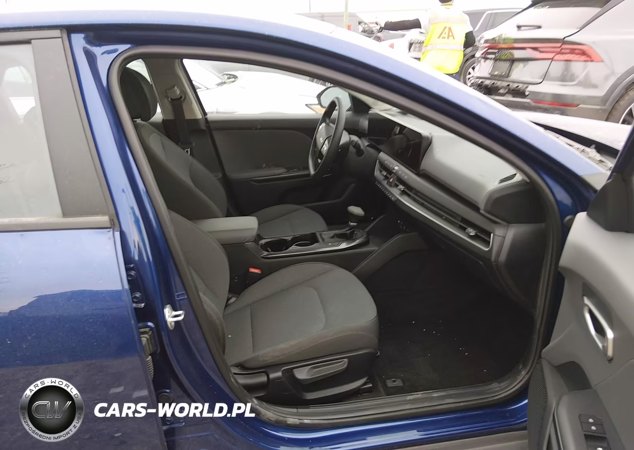 2025 Kia K4 Lxs VIN:3KPFT4DE2SE097310 - 5