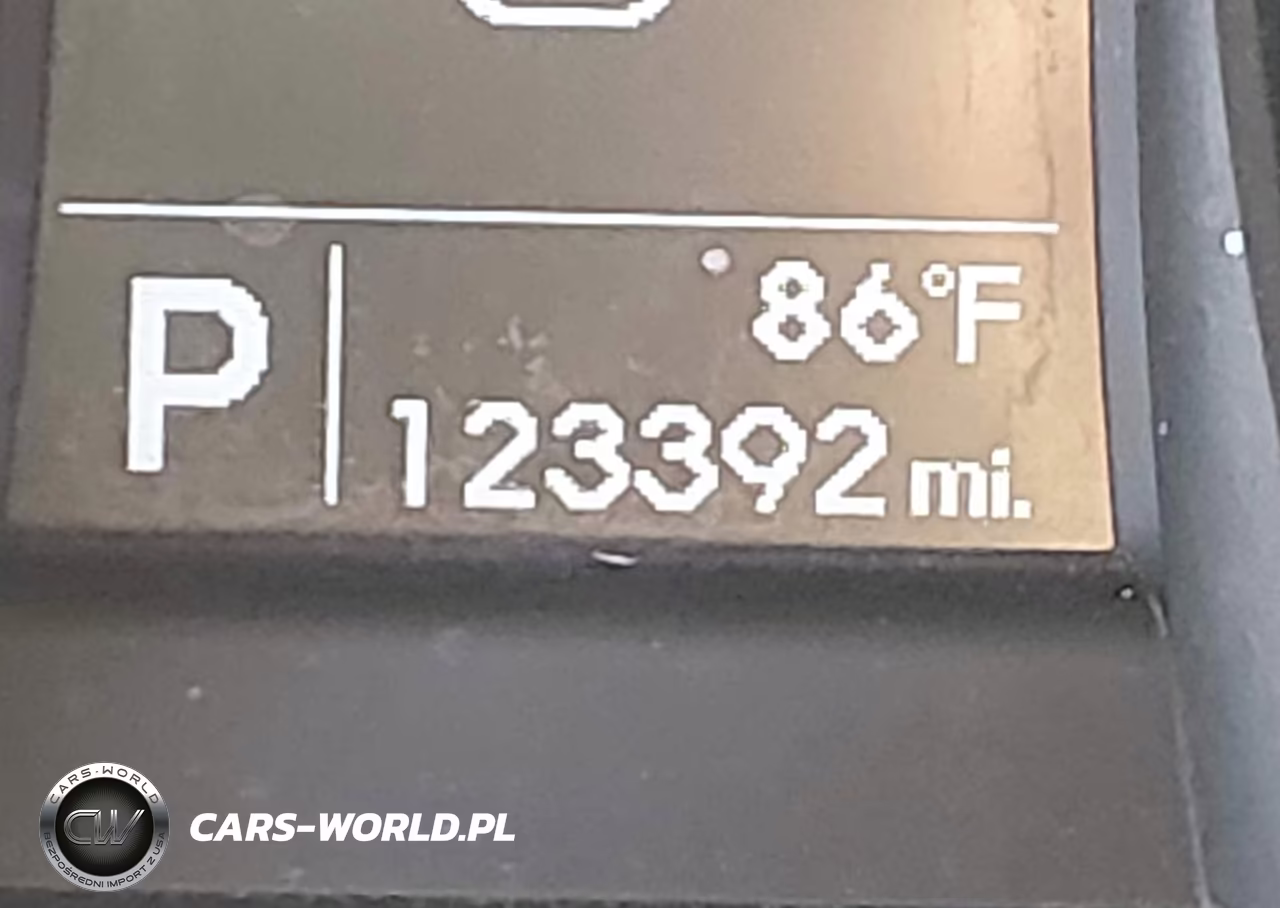 2015 Hyundai Santa Fe Sport 2.4L VIN:5XYZUDLB4FG277723 - 15