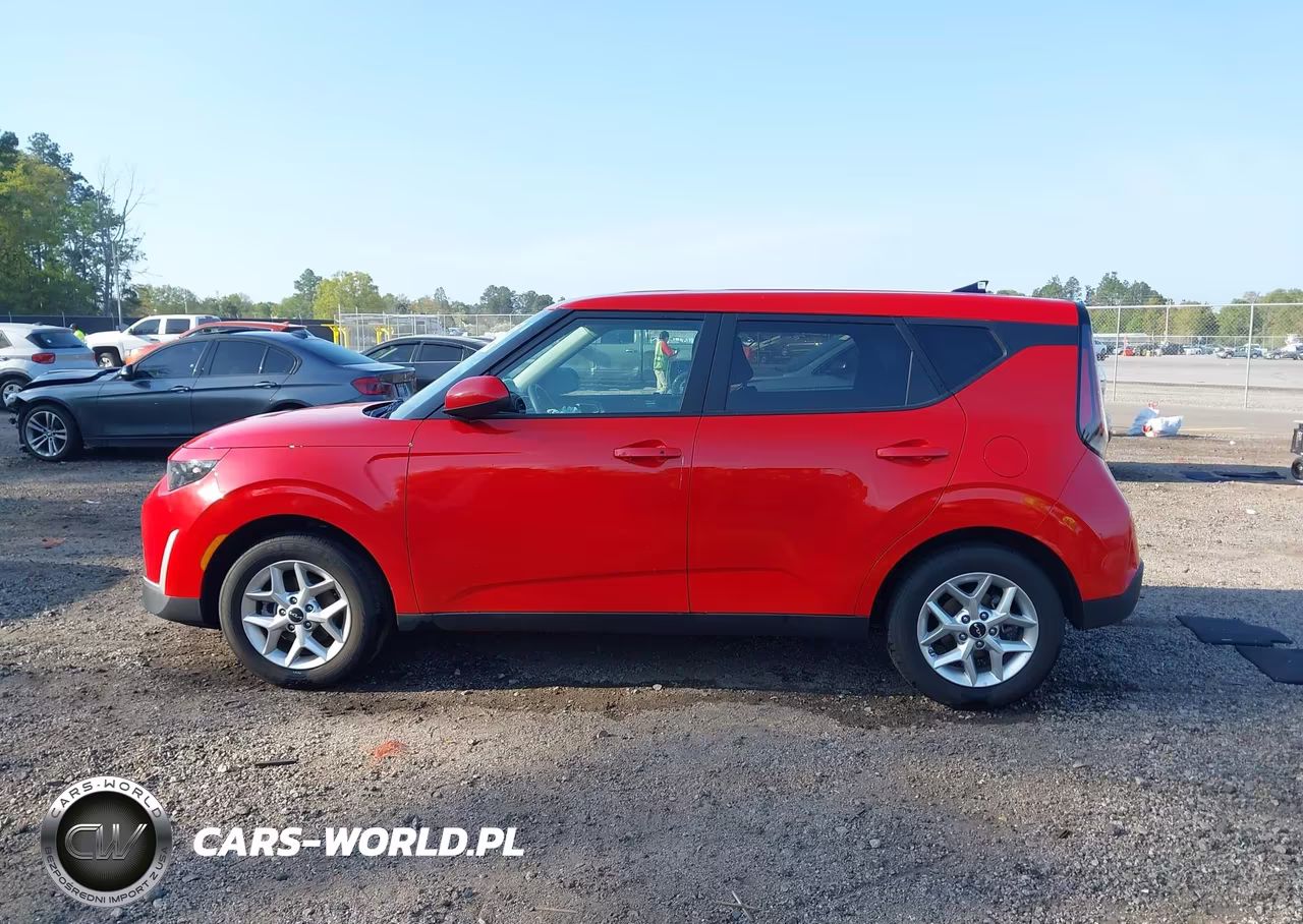 2025 Kia Soul S VIN:KNDJ23AU0S7264007 - 14