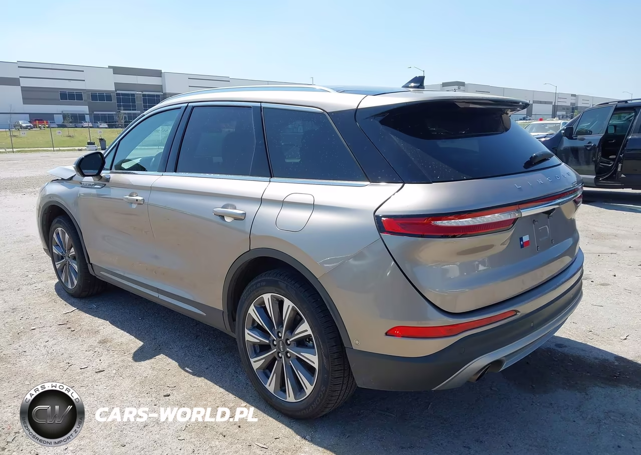 2020 Lincoln Corsair Reserve VIN:5LMCJ2C98LUL08832 - 3