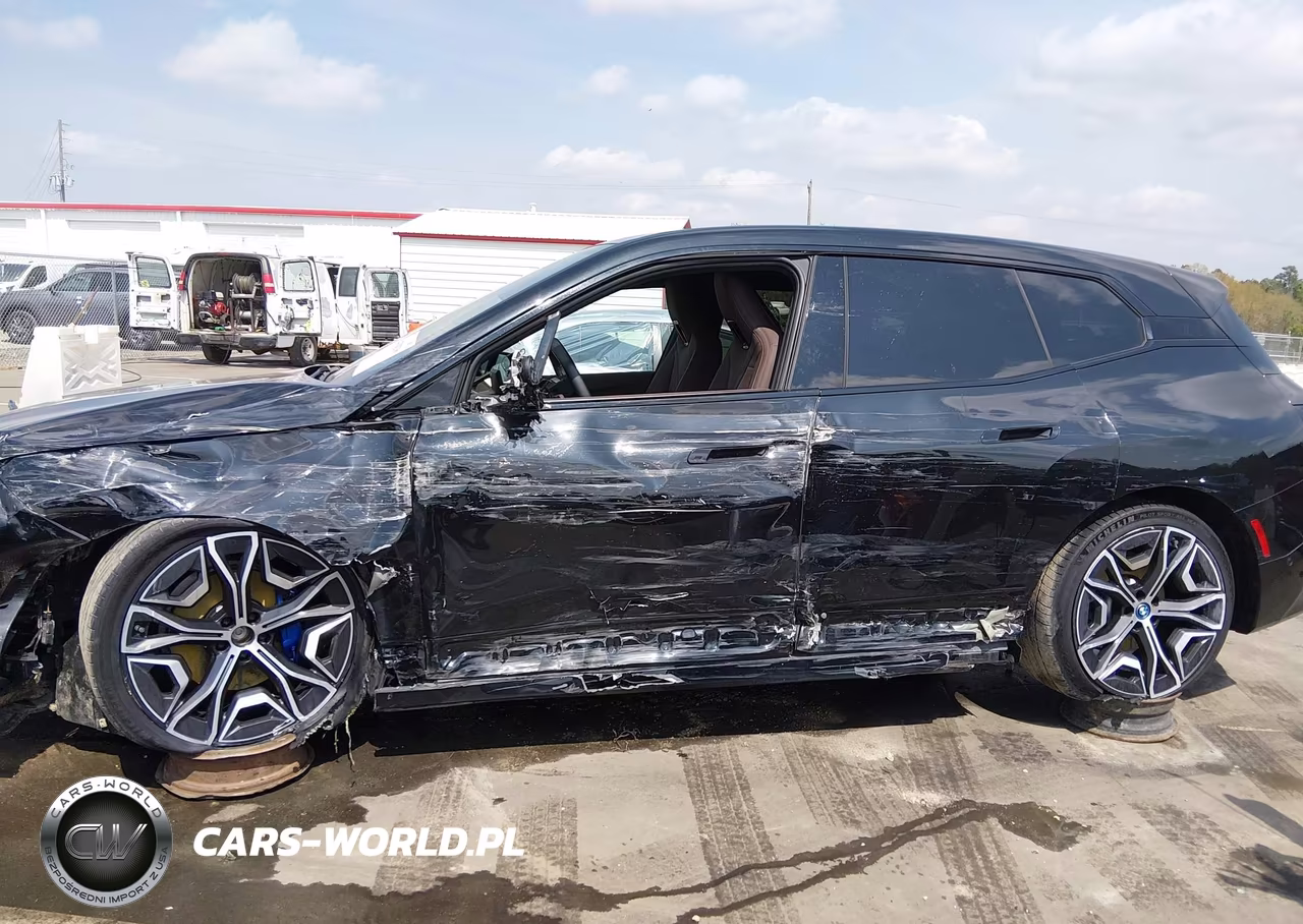 2022 BMW Ix xDrive50 VIN:WB523CF0XNCK46466 - 14