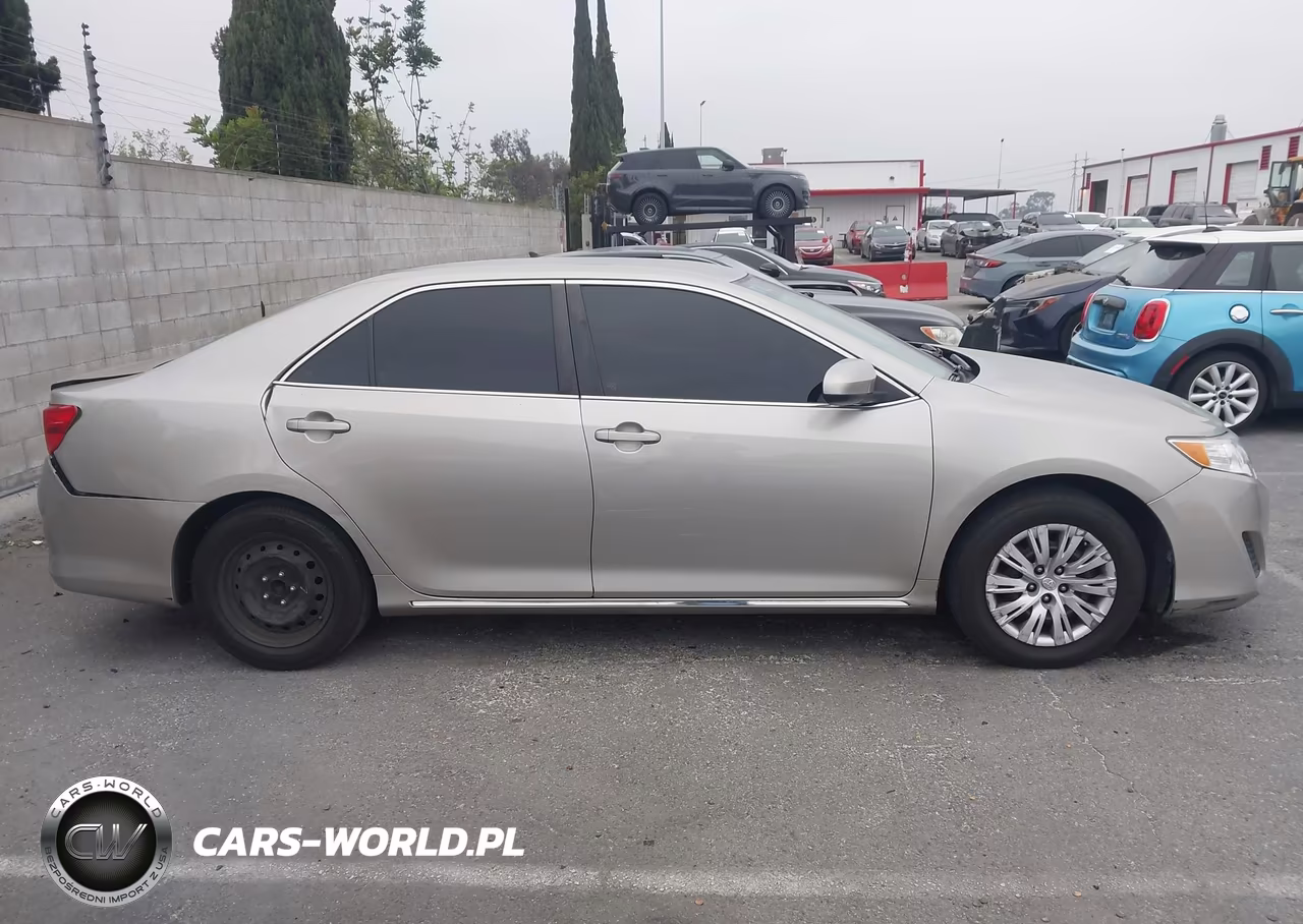 2014 Toyota Camry Le VIN:4T4BF1FK1ER387519 - 13