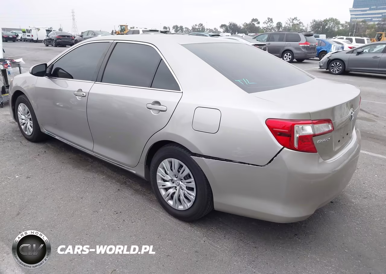 2014 Toyota Camry Le VIN:4T4BF1FK1ER387519 - 3