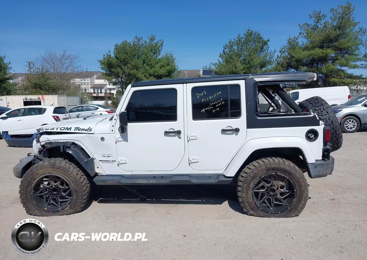 2017 Jeep Wrangler Unlimited Sahara 4X4 VIN:1C4HJWEG0HL717601 - 15
