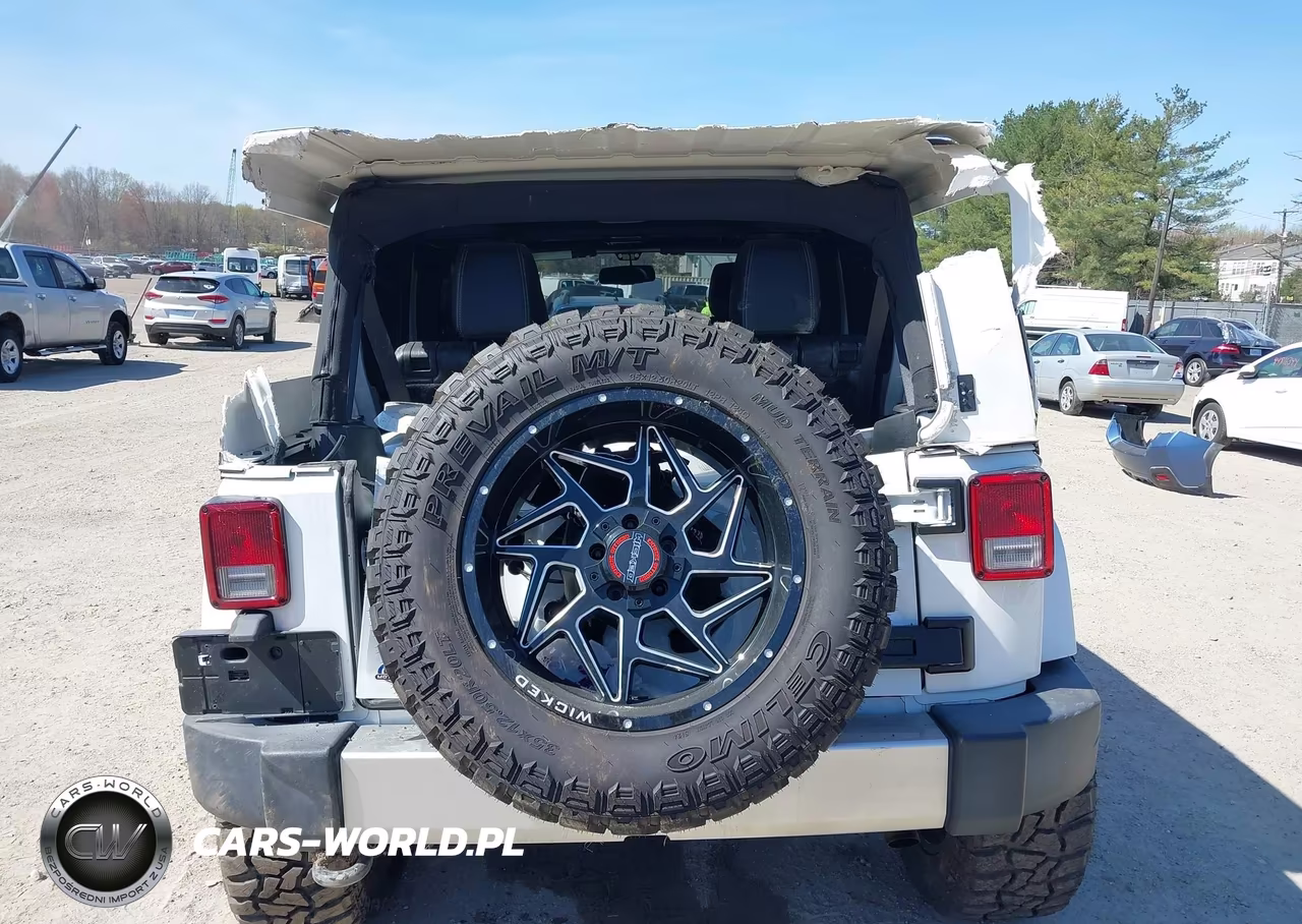 2017 Jeep Wrangler Unlimited Sahara 4X4 VIN:1C4HJWEG0HL717601 - 17
