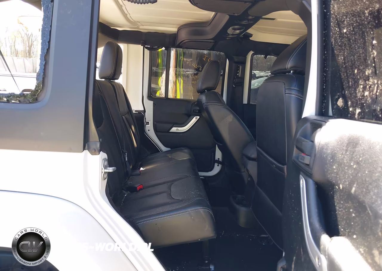 2017 Jeep Wrangler Unlimited Sahara 4X4 VIN:1C4HJWEG0HL717601 - 8