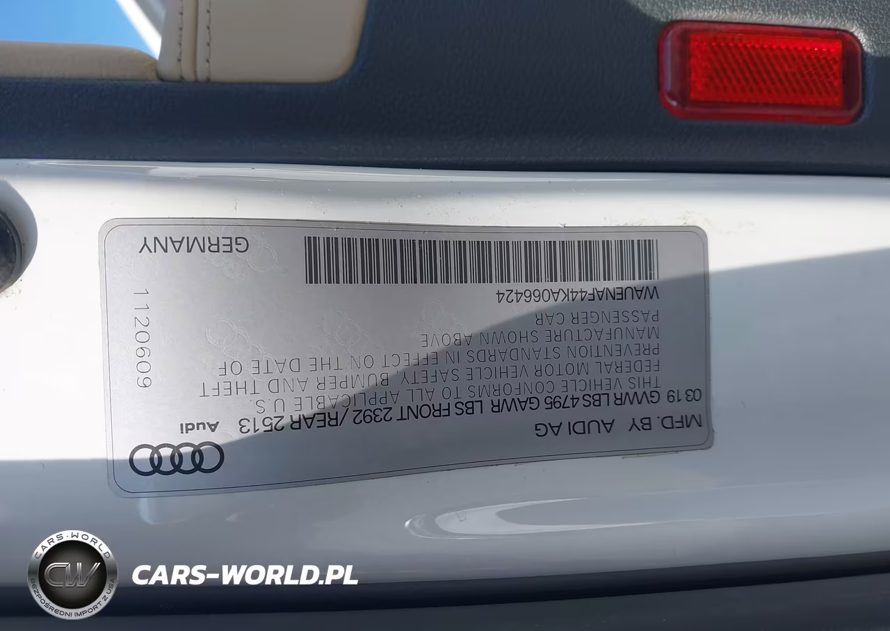 2019 Audi A4 45 Premium VIN:WAUENAF44KA066424 - 9