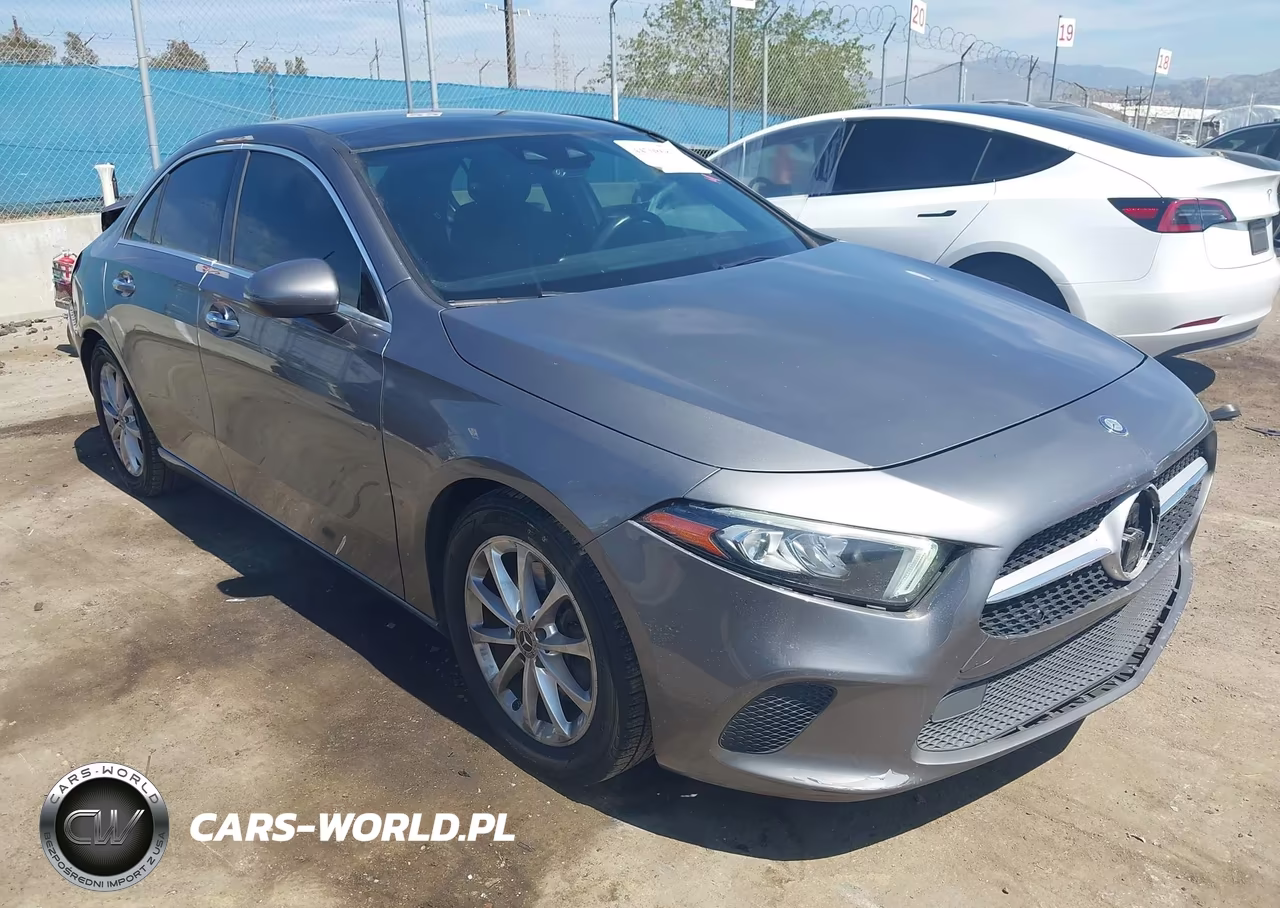 2019 Mercedes-Benz A 220