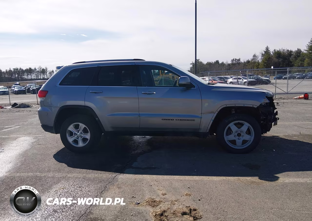 2017 Jeep Grand Cherokee Laredo 4X4 VIN:1C4RJFAG6HC889755 - 13