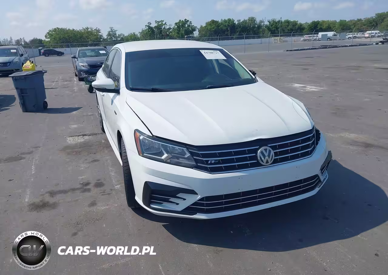2017 Volkswagen Passat 1.8T R-Line