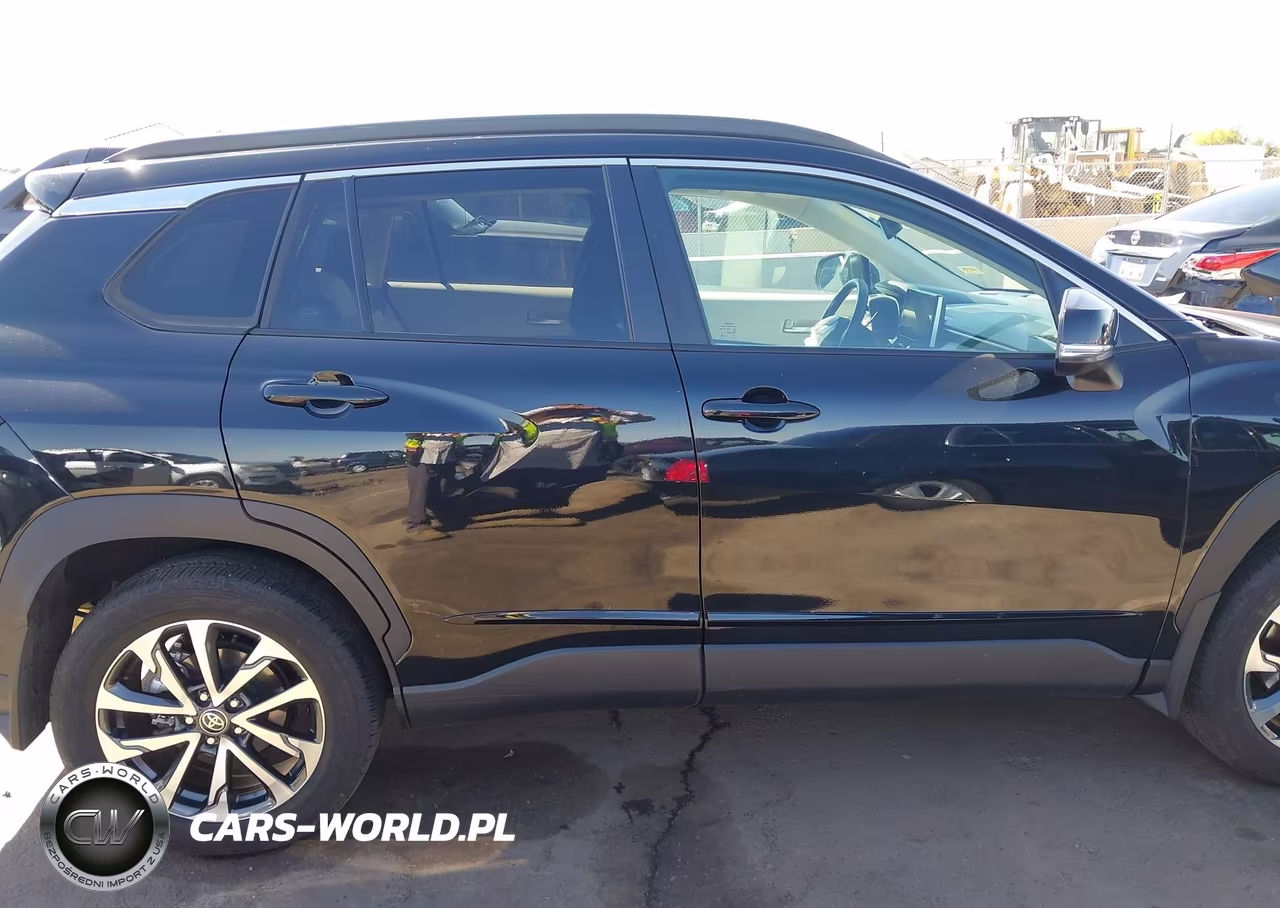2024 Toyota Corolla Cross Xle VIN:7MUDAABG9RV109555 - 13