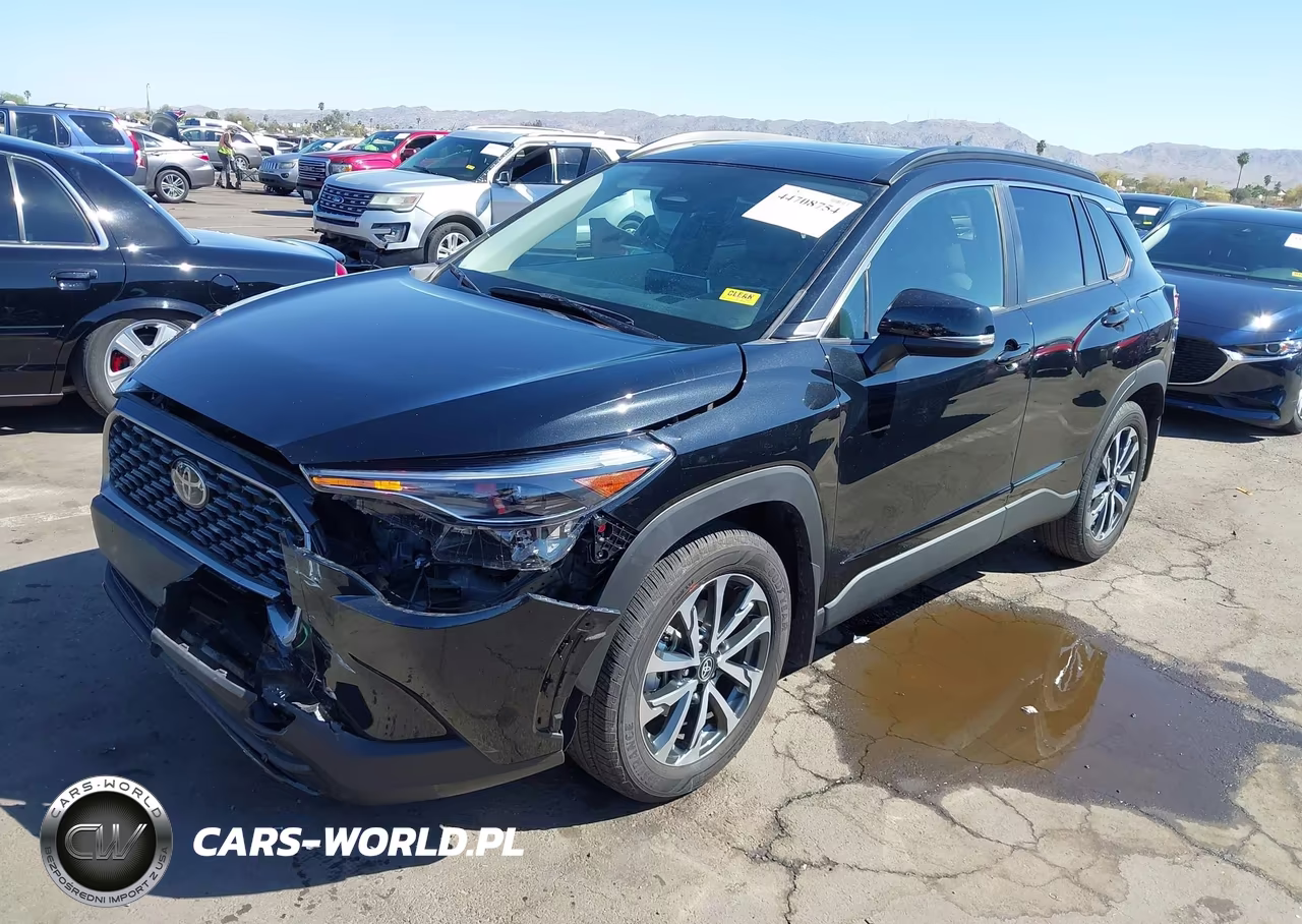 2024 Toyota Corolla Cross Xle VIN:7MUDAABG9RV109555 - 2