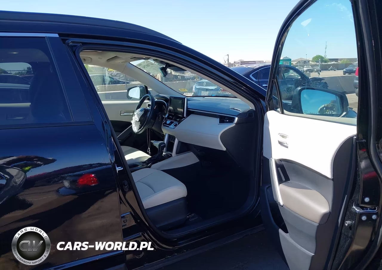 2024 Toyota Corolla Cross Xle VIN:7MUDAABG9RV109555 - 5