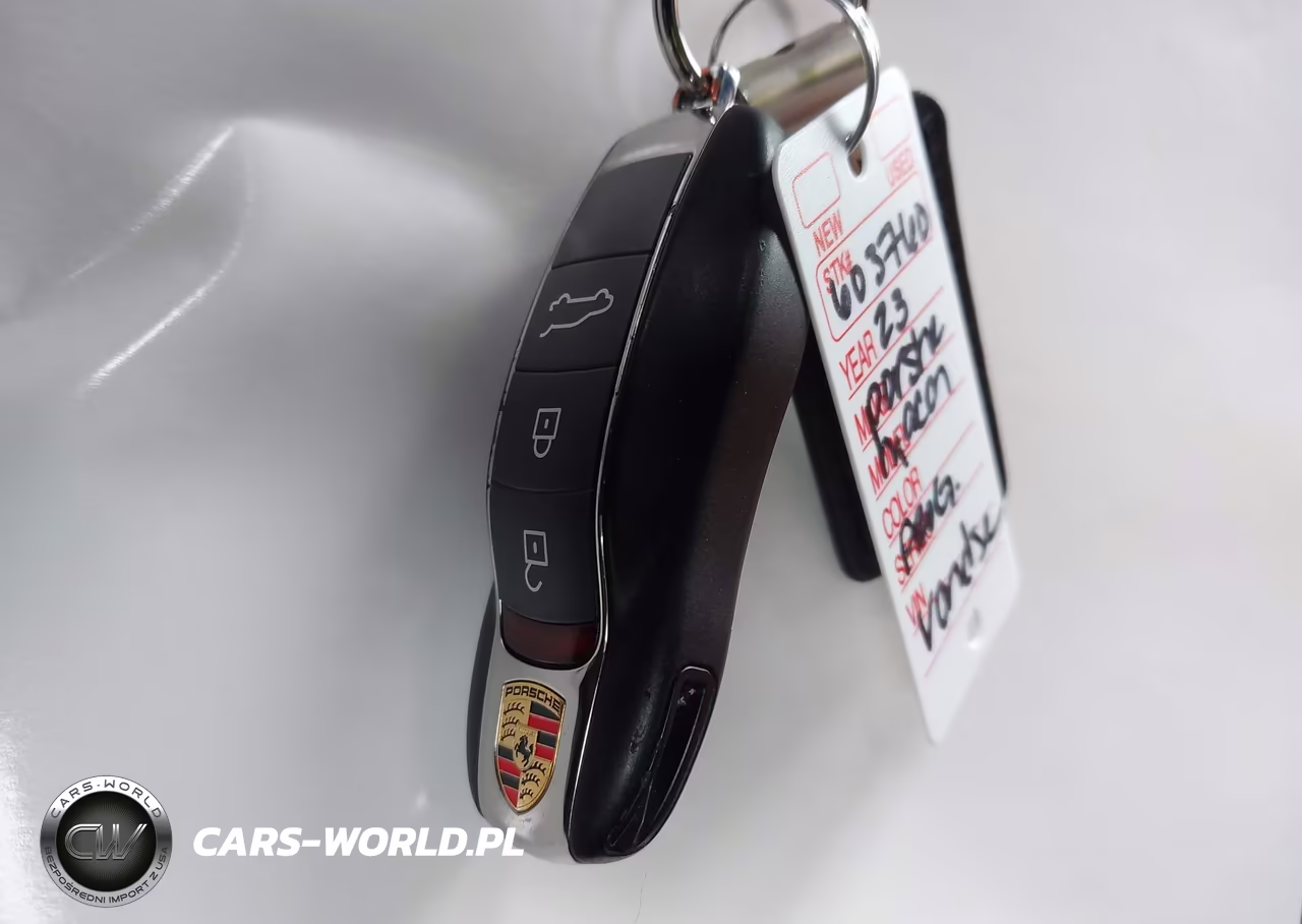 2023 Porsche Macan T VIN:WP1AA2A53PLB05971 - 11