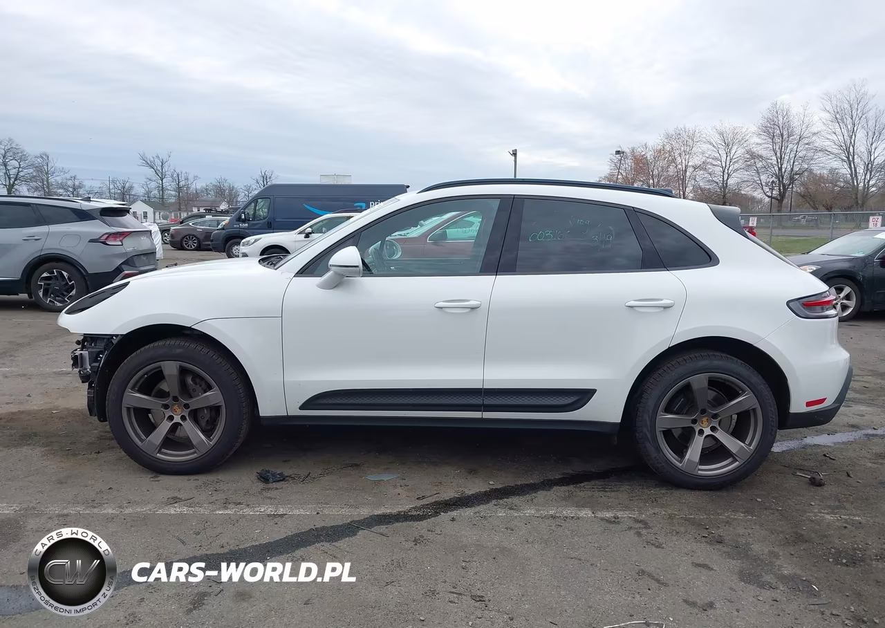 2023 Porsche Macan T VIN:WP1AA2A53PLB05971 - 14