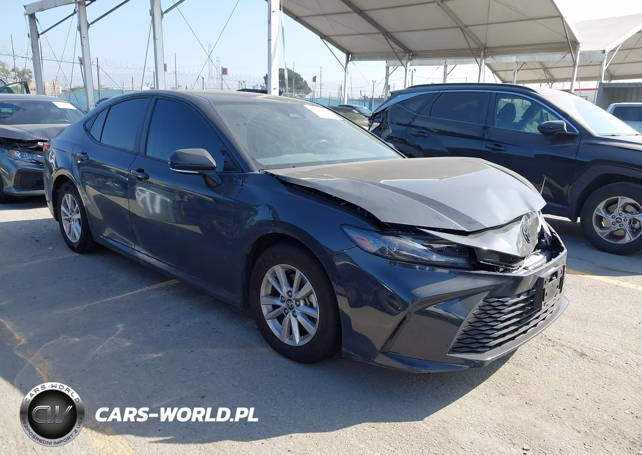 2025 Toyota Camry Le – zdjęcie 1 z 16