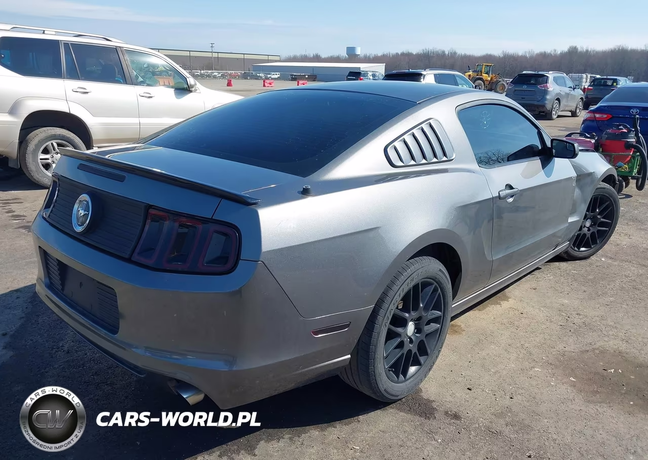2013 Ford Mustang V6 VIN:1ZVBP8AM2D5241021 - 4