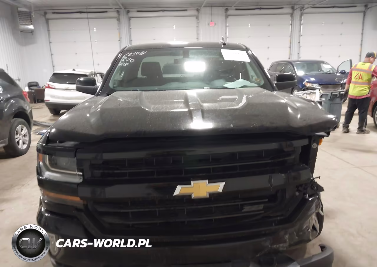 2018 Chevrolet Silverado 1500 2Lt VIN:2GCVKRECXJ1103472 - 12