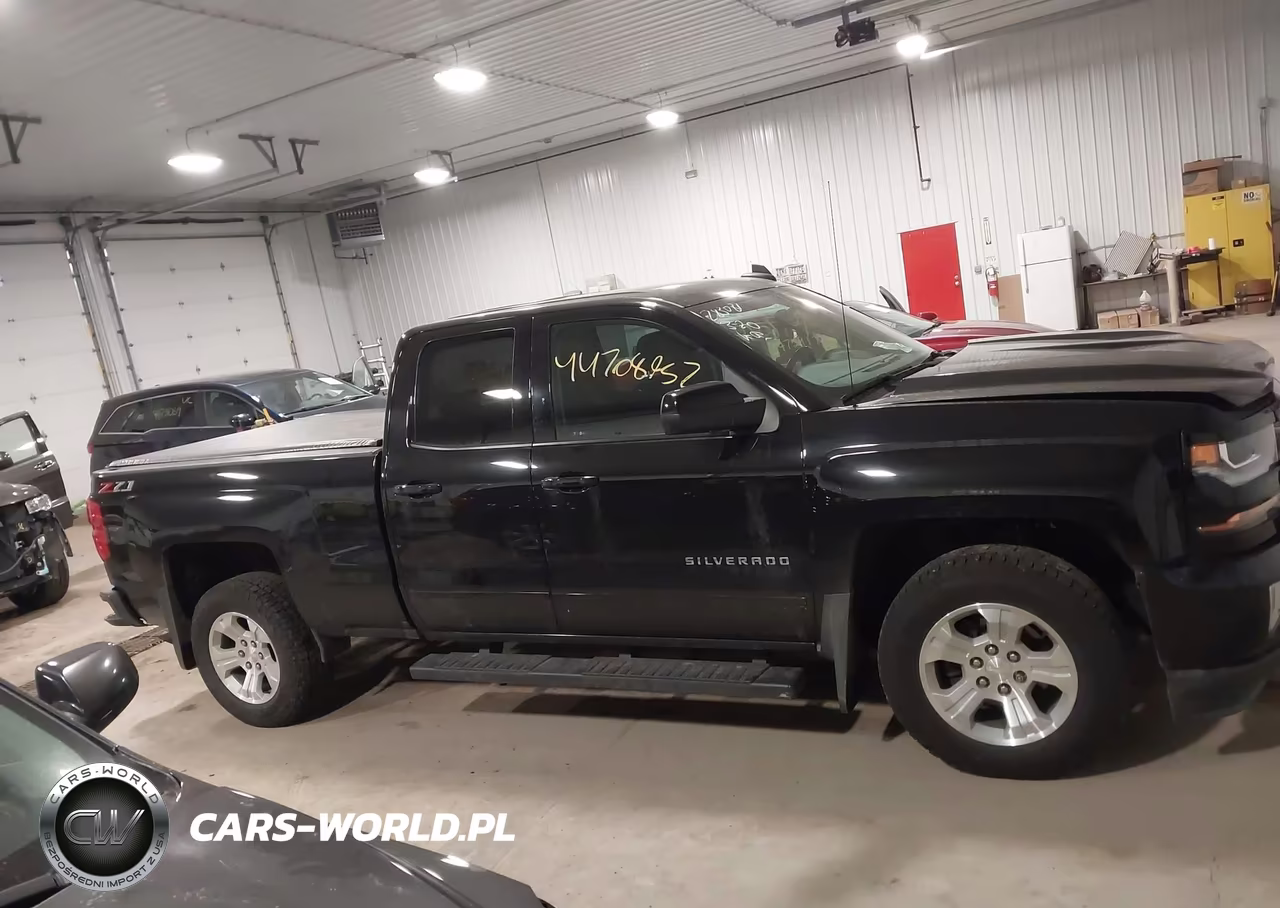 2018 Chevrolet Silverado 1500 2Lt VIN:2GCVKRECXJ1103472 - 13