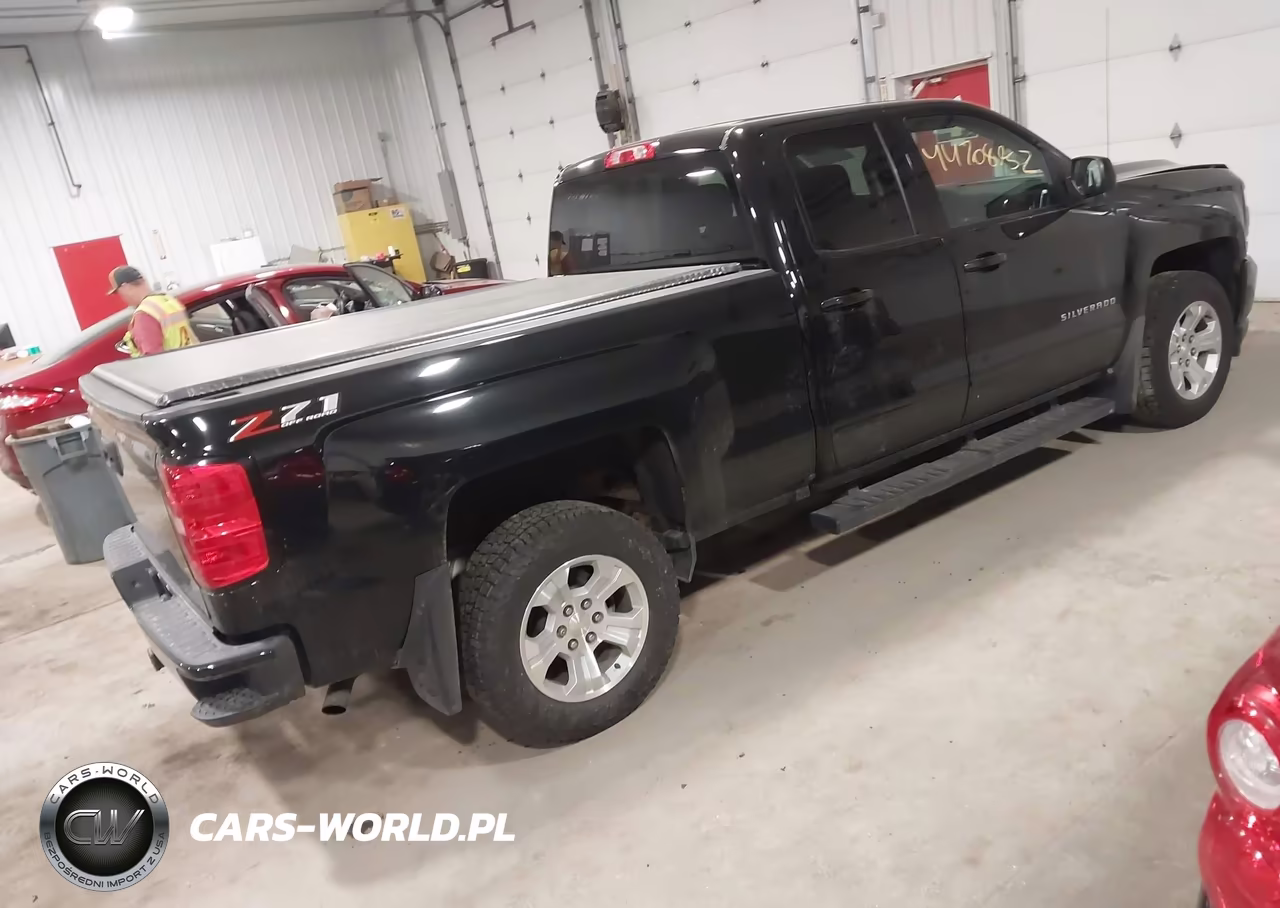 2018 Chevrolet Silverado 1500 2Lt VIN:2GCVKRECXJ1103472 - 4