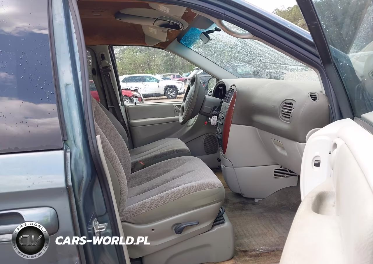 2007 Chrysler Town & Country Lx VIN:2A4GP44R47R251897 - 5