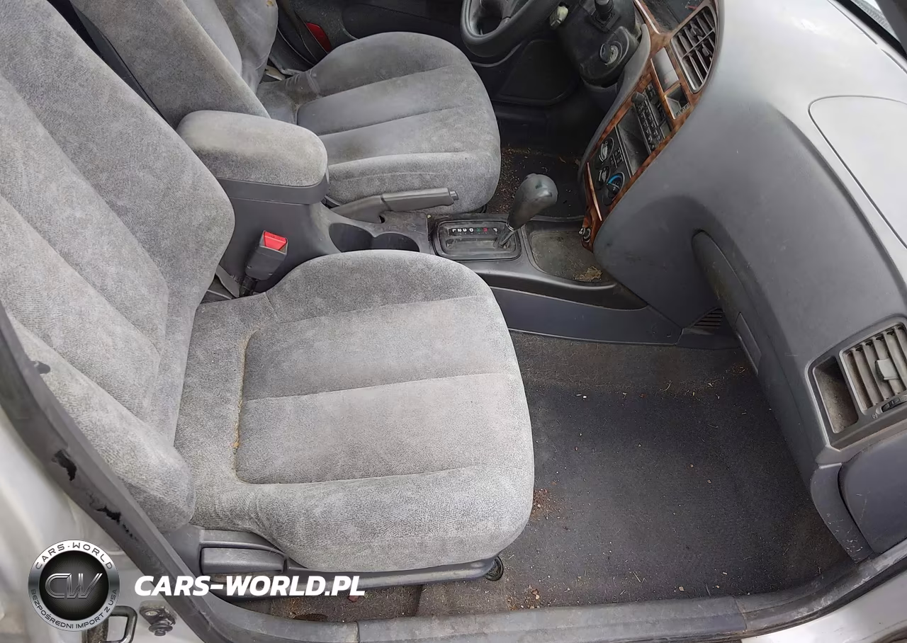 2002 Hyundai Elantra Gls VIN:KMHDN45DX2U389839 - 5
