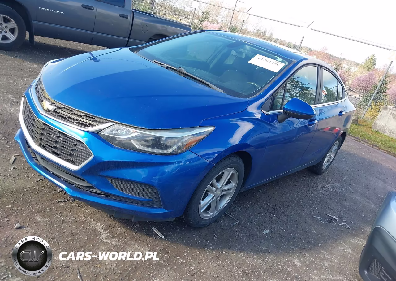 2018 Chevrolet Cruze Lt Auto VIN:1G1BE5SM9J7137950 - 2