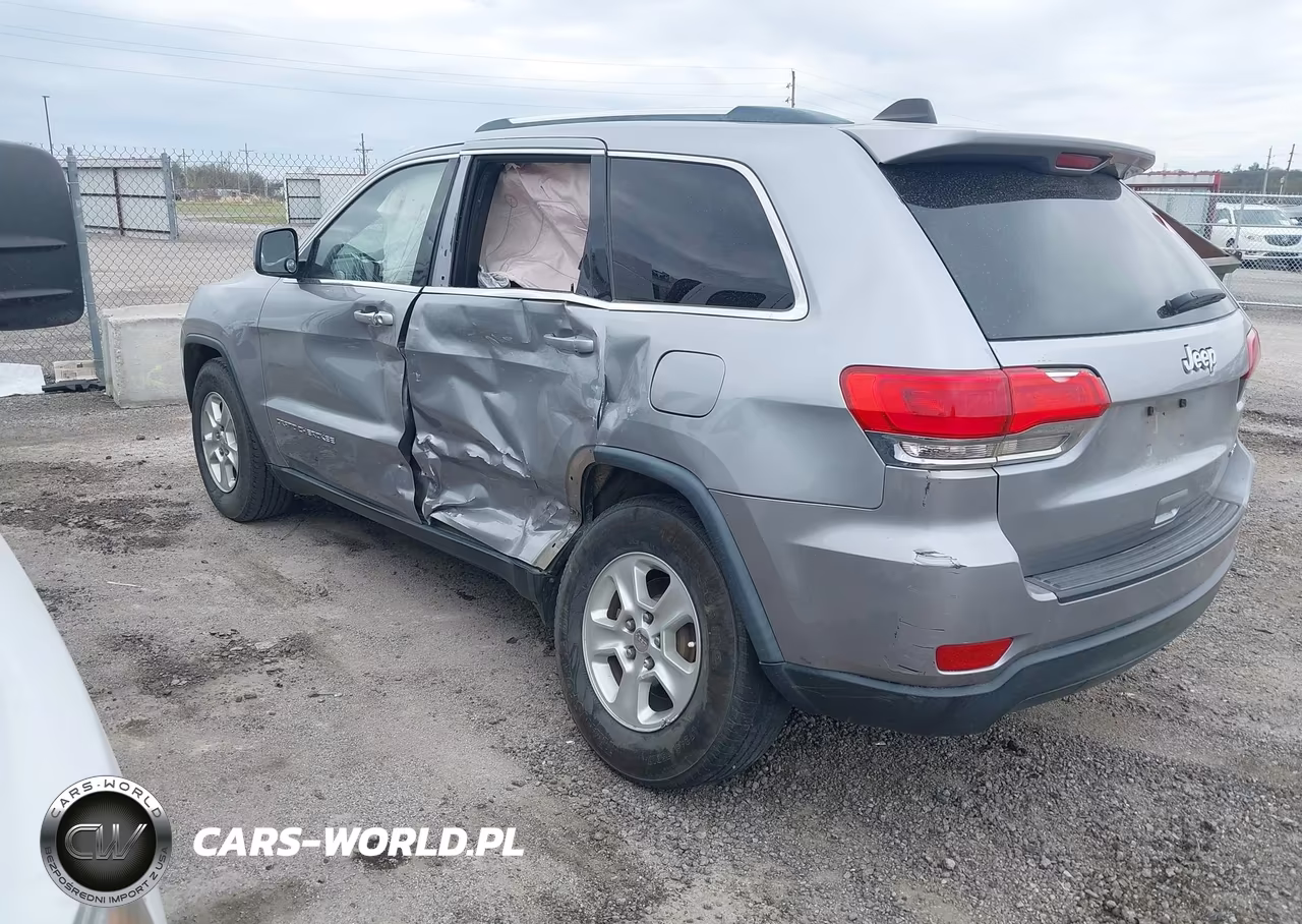 2015 Jeep Grand Cherokee Laredo VIN:1C4RJEAG9FC728338 - 3