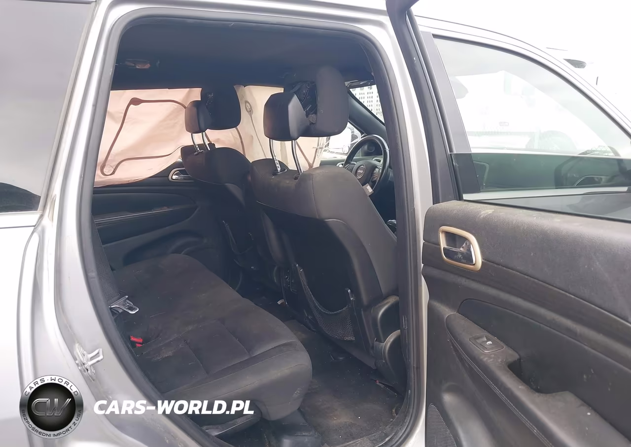 2015 Jeep Grand Cherokee Laredo VIN:1C4RJEAG9FC728338 - 8