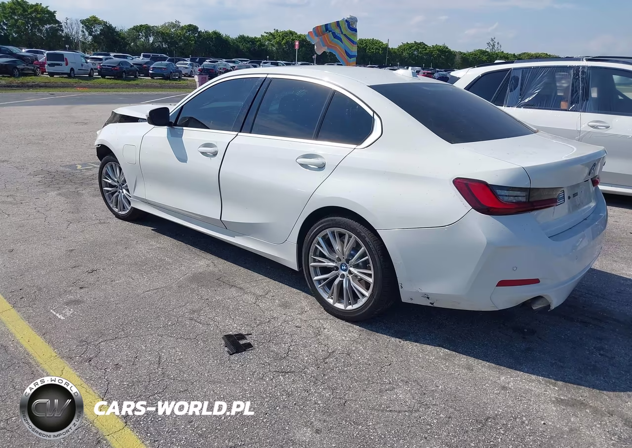 2024 BMW 330E VIN:3MW39FF04R8E12418 - 3