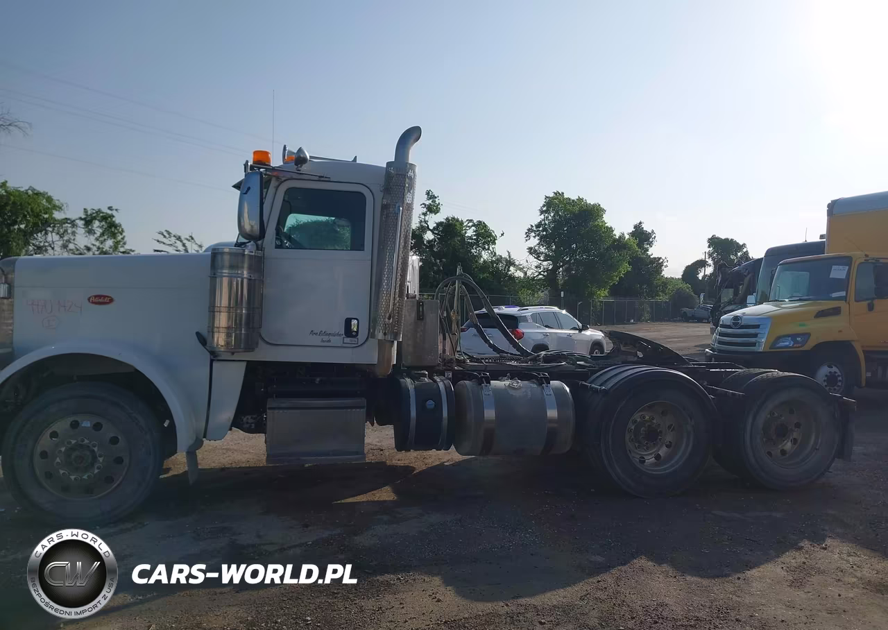 2015 Peterbilt 389 VIN:1XPXD79X5FD269123 - 14