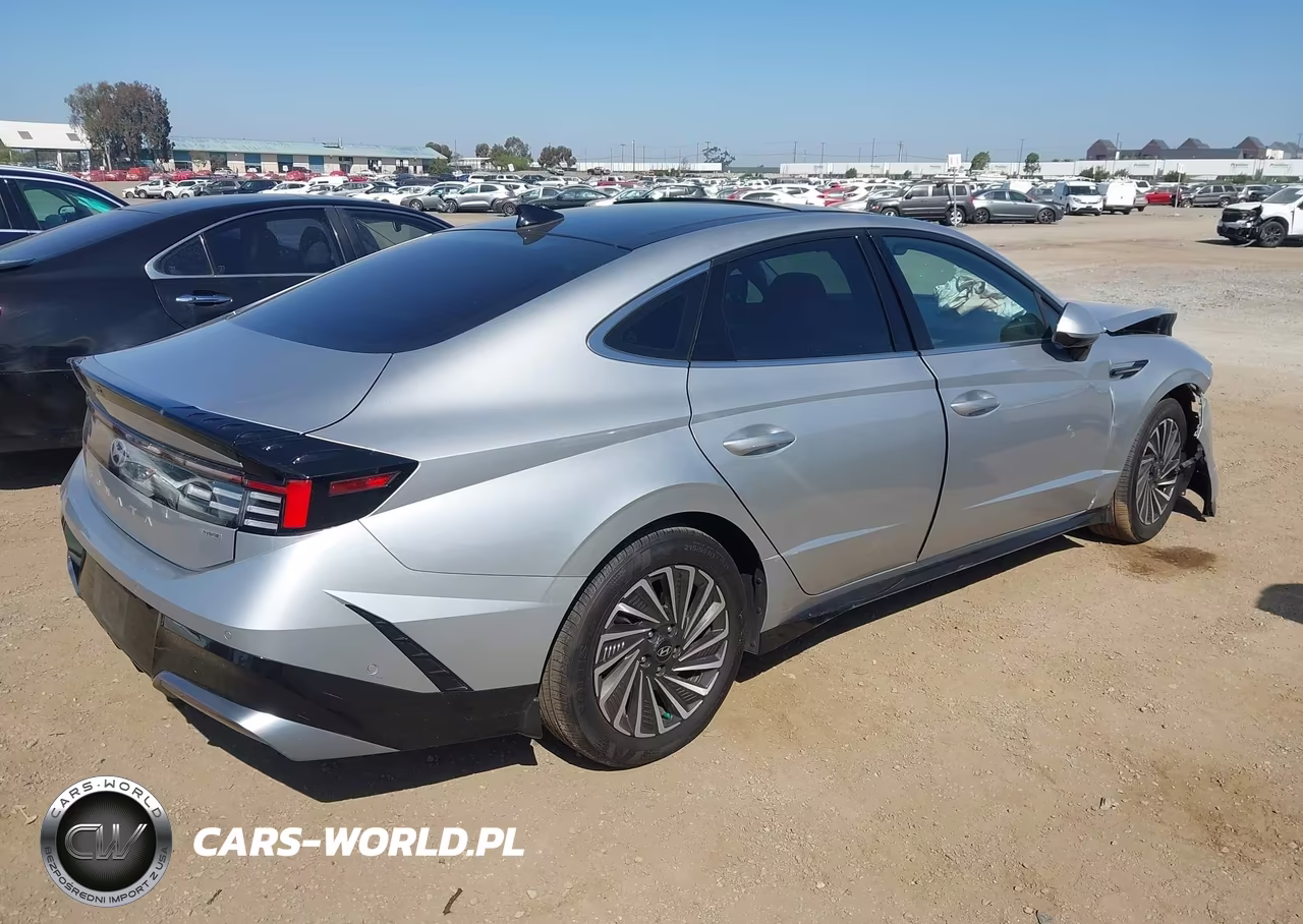 2025 Hyundai Sonata Hybrid Limited VIN:KMHL54JJ5SA103761 - 4