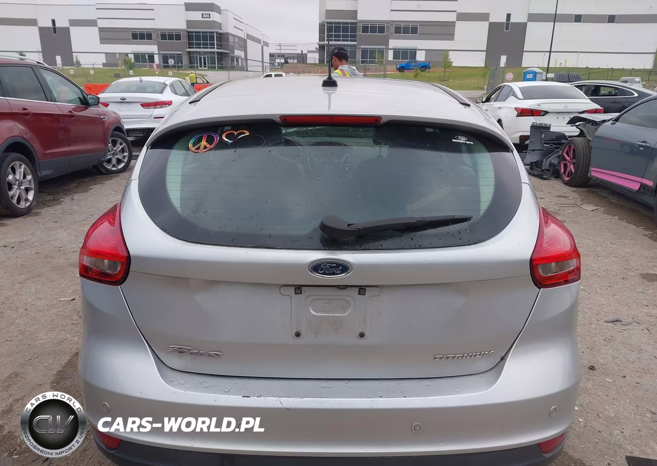 2017 Ford Focus Titanium VIN:1FADP3N21HL268239 - 16