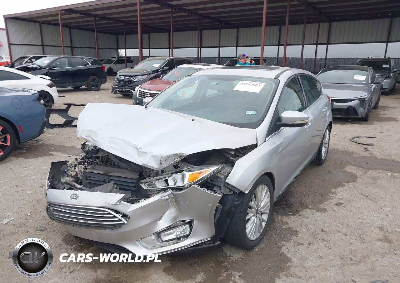 2017 Ford Focus Titanium VIN:1FADP3N21HL268239 - 2