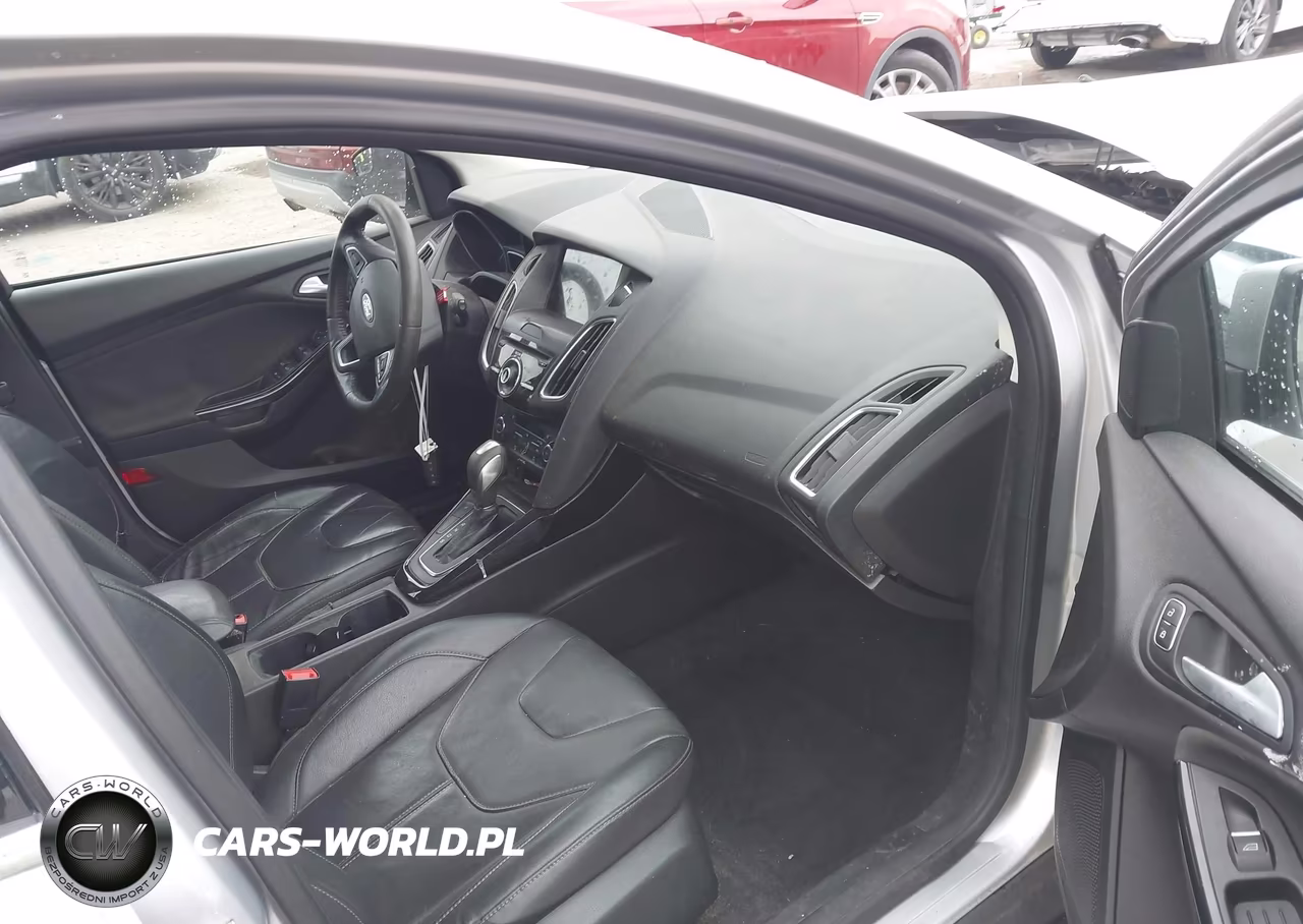 2017 Ford Focus Titanium VIN:1FADP3N21HL268239 - 5