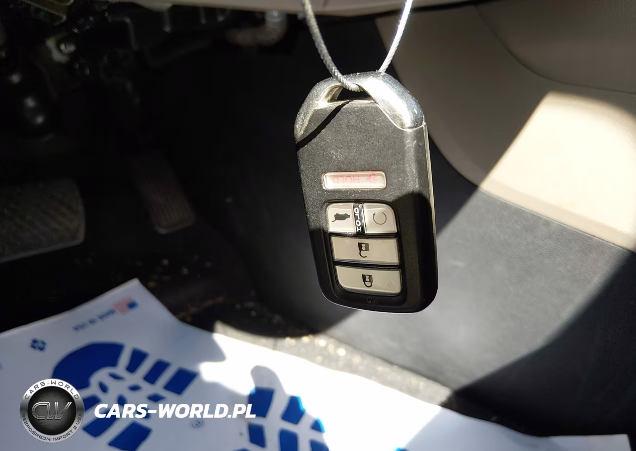 2018 Honda Pilot Touring VIN:5FNYF6H92JB053499 - 11