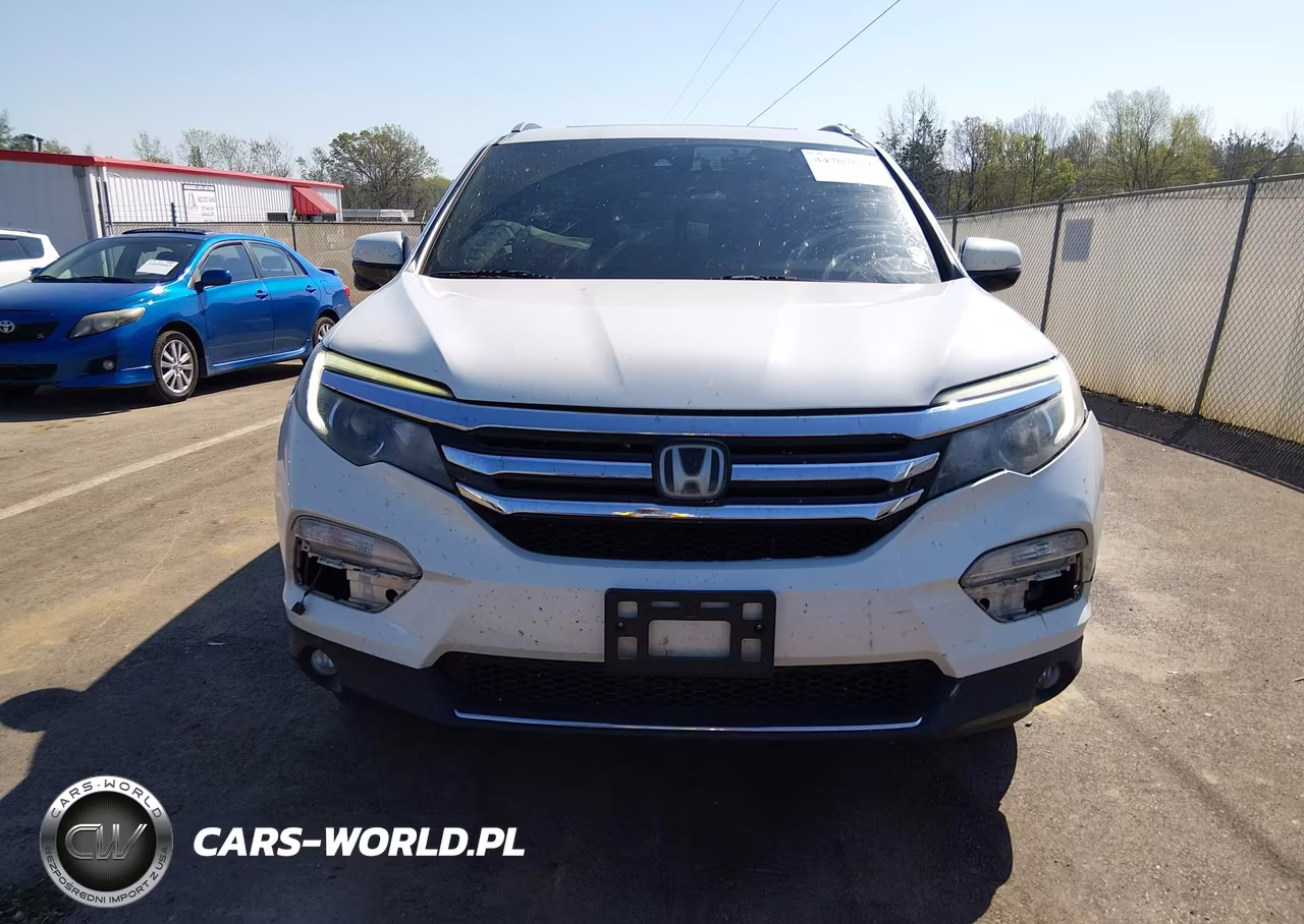 2018 Honda Pilot Touring VIN:5FNYF6H92JB053499 - 13