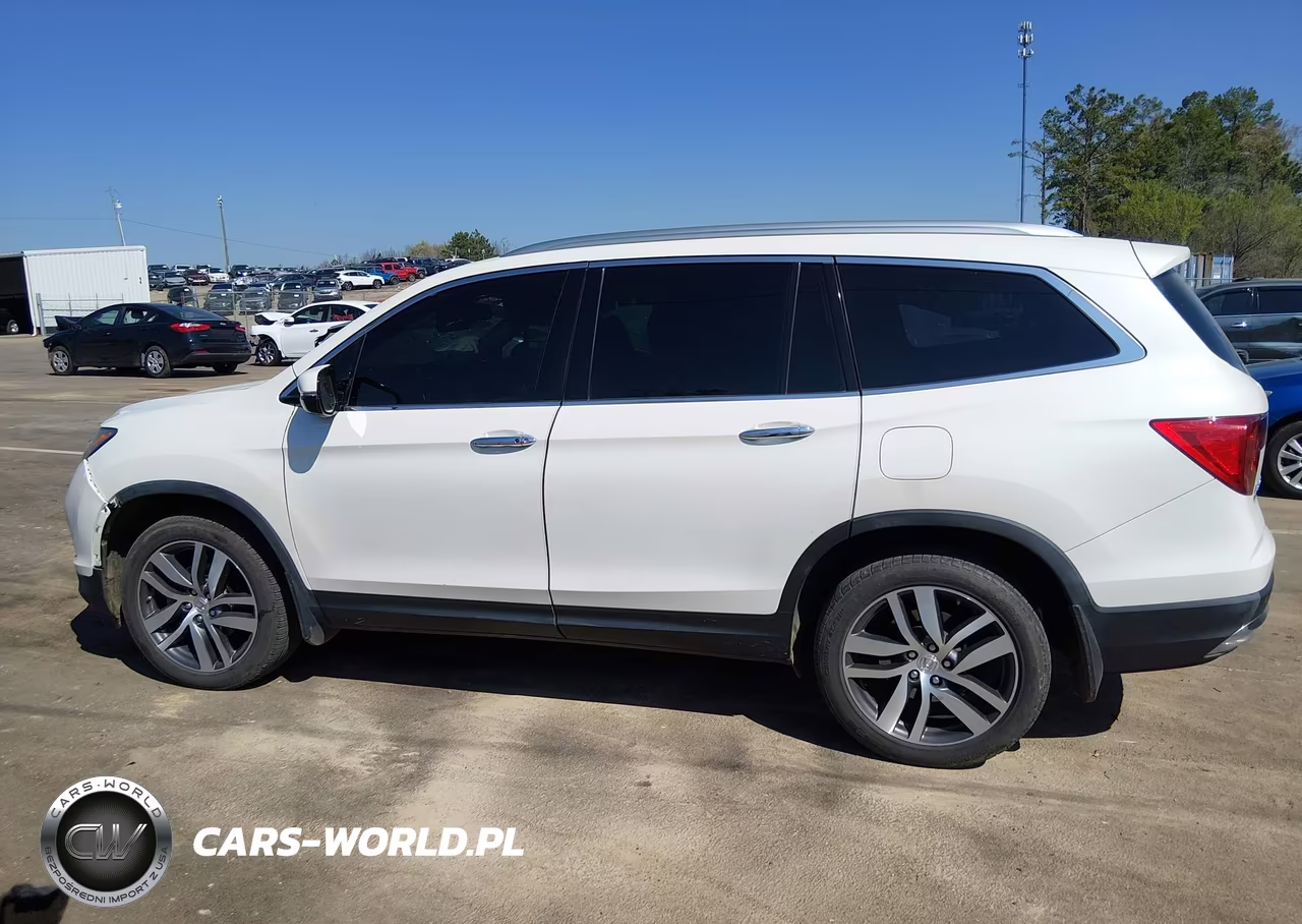 2018 Honda Pilot Touring VIN:5FNYF6H92JB053499 - 15