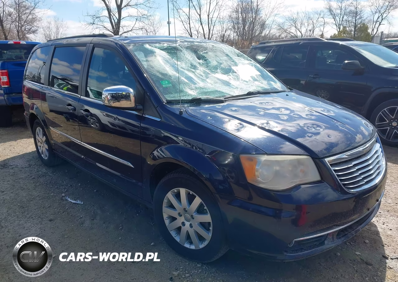 2012 Chrysler Town & Country Touring-L – zdjęcie 1 z 11