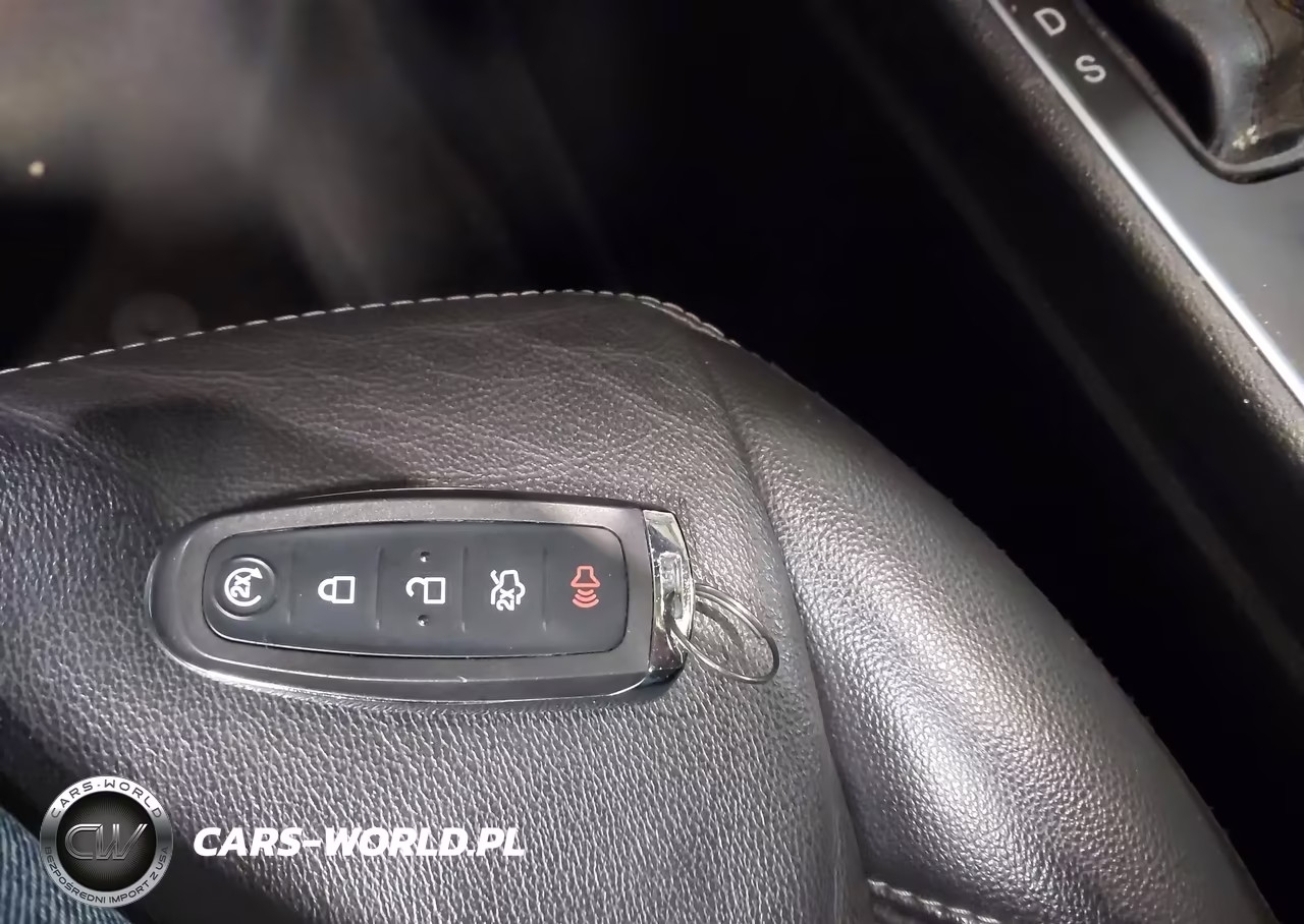 2018 Ford Escape Titanium VIN:1FMCU9J97JUD01731 - 11
