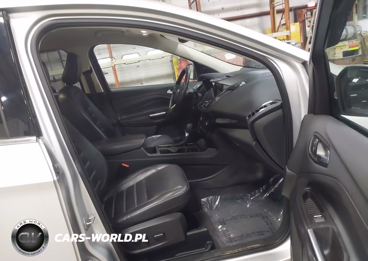 2018 Ford Escape Titanium VIN:1FMCU9J97JUD01731 - 5