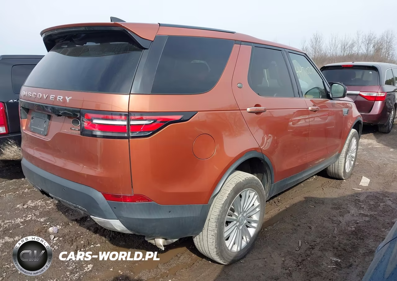 2017 Land Rover Discovery Hse Luxury VIN:SALRHBBV6HA037895 - 4