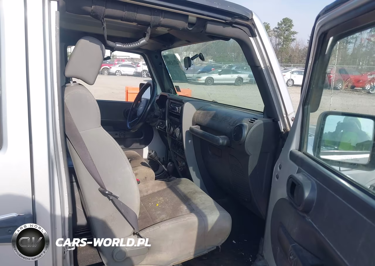 2008 Jeep Wrangler Unlimited X VIN:1J4GA39108L536539 - 5