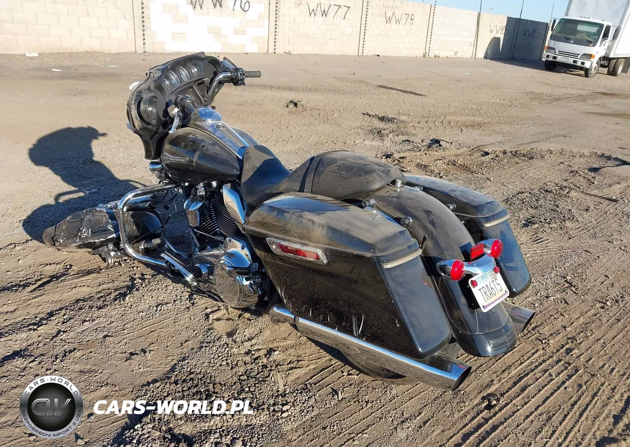 2023 Harley-Davidson Flhx VIN:1HD1KBC17PB655834 - 3