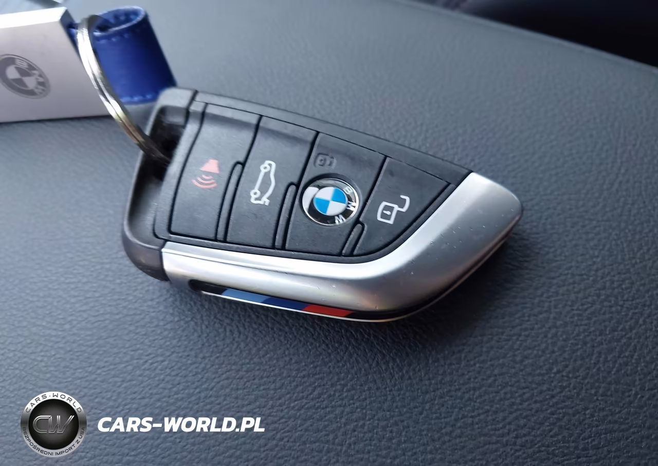 2025 BMW 330I VIN:3MW69CW0XS8F61482 - 11