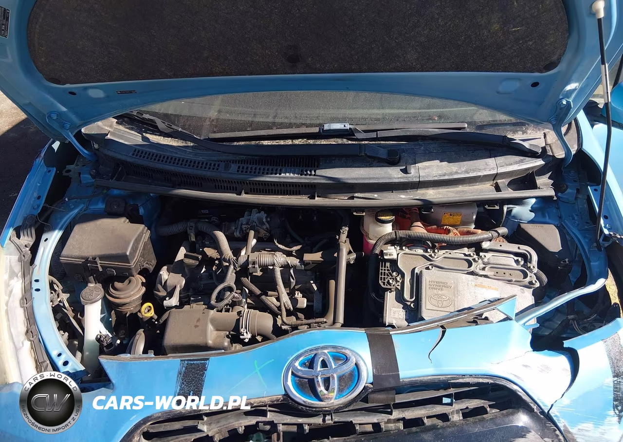 2016 Toyota Prius C Four-One-Persona Series-Three-Two VIN:JTDKDTB3XG1136033 - 10