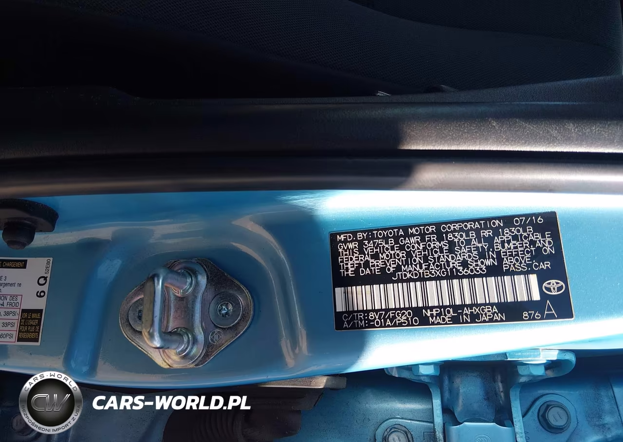 2016 Toyota Prius C Four-One-Persona Series-Three-Two VIN:JTDKDTB3XG1136033 - 9